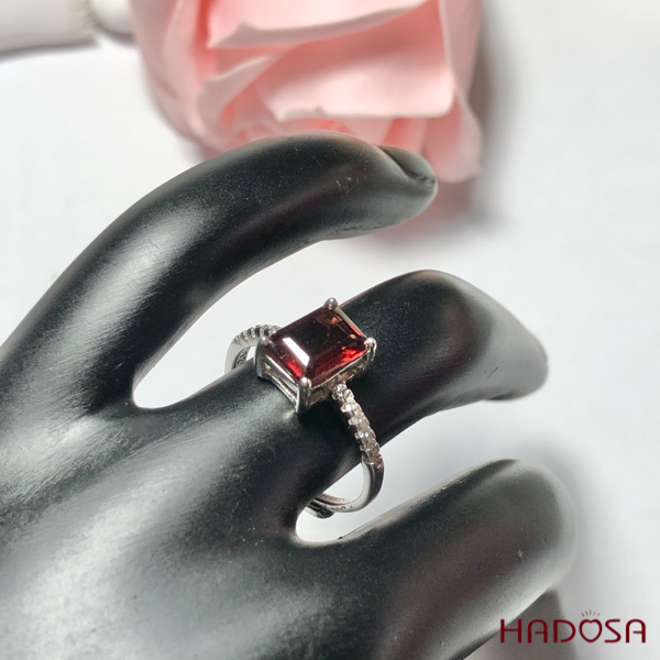 Nhẫn đá Garnet chữ nhật 6*8mm bạc 925