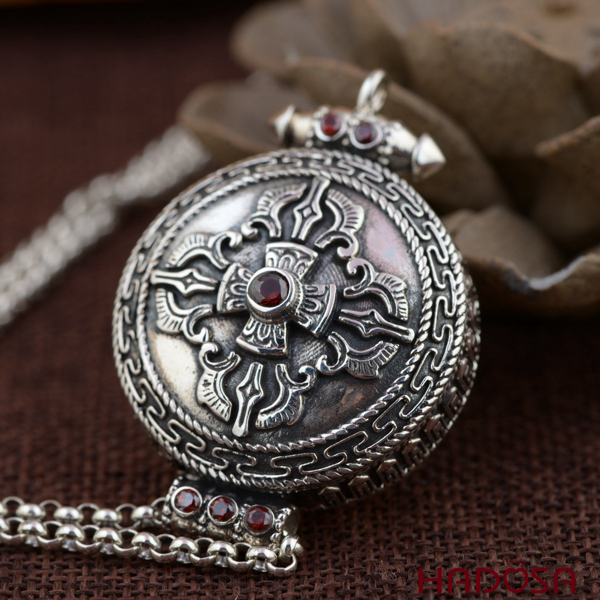 Mặt  dây chuyền bạc Thái nắp hộp