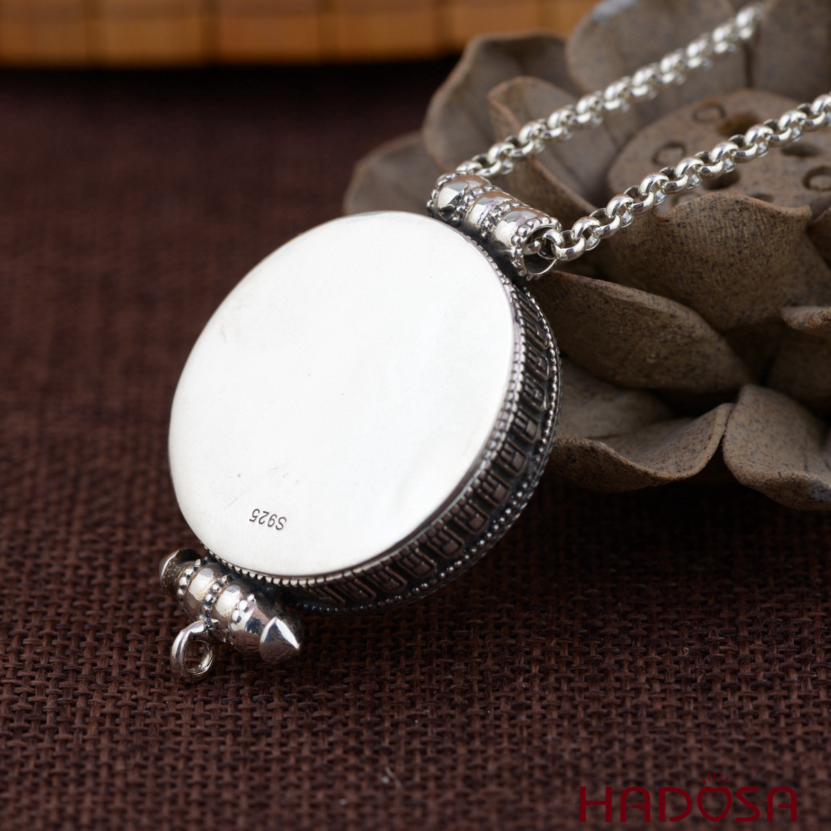 Mặt  dây chuyền bạc Thái nắp hộp