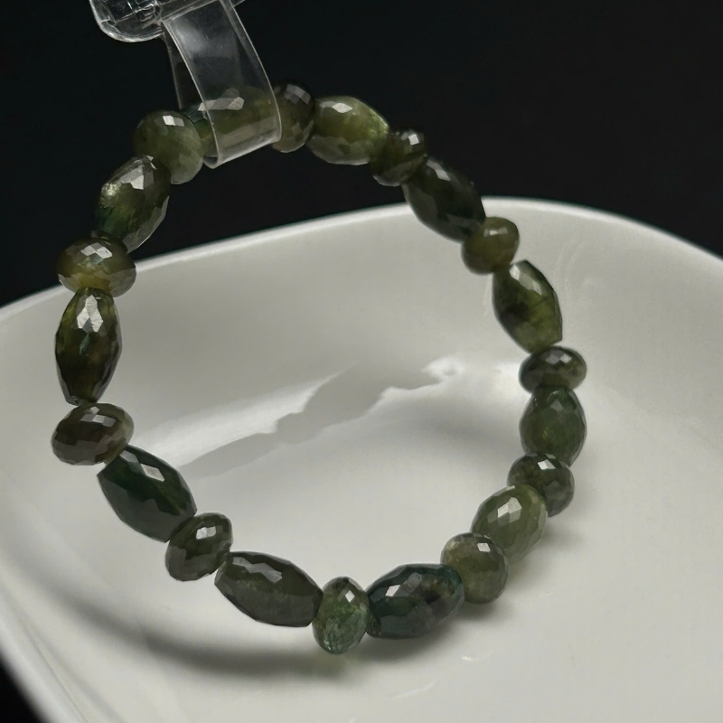 Vòng chuỗi Sapphire cắt giác hạt lu thống 7.5x10mm