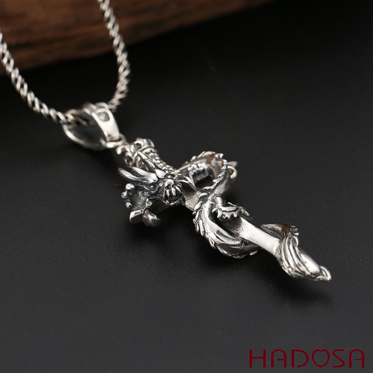 Mặt dây chuyền bạc Rồng uốn kiếm
