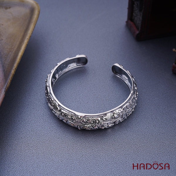 Vòng kiềng bạc Thái handmade