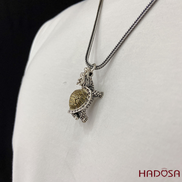 Mặt dây chuyền Long Quy bạc Thái