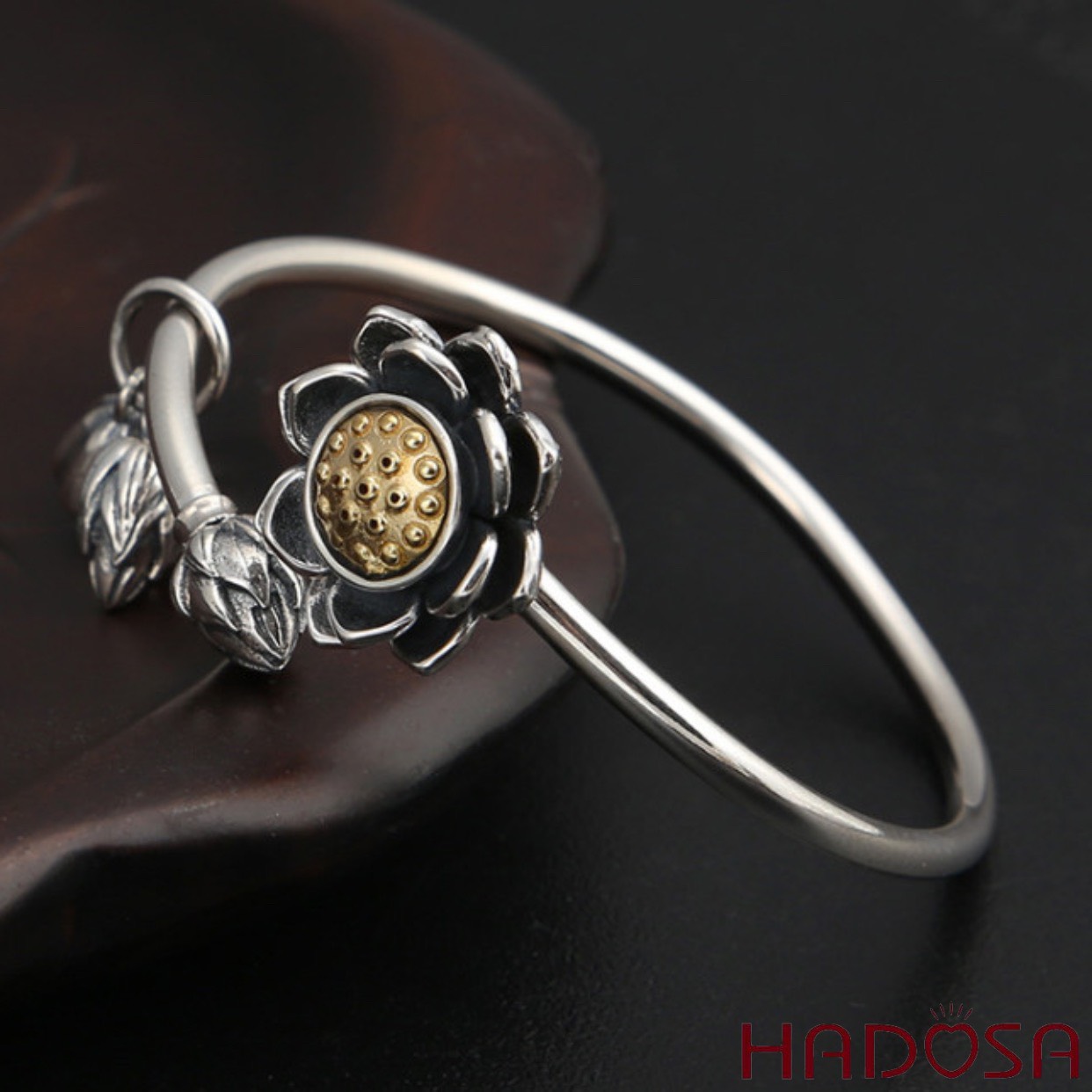 Vòng kiềng bạc đeo tay