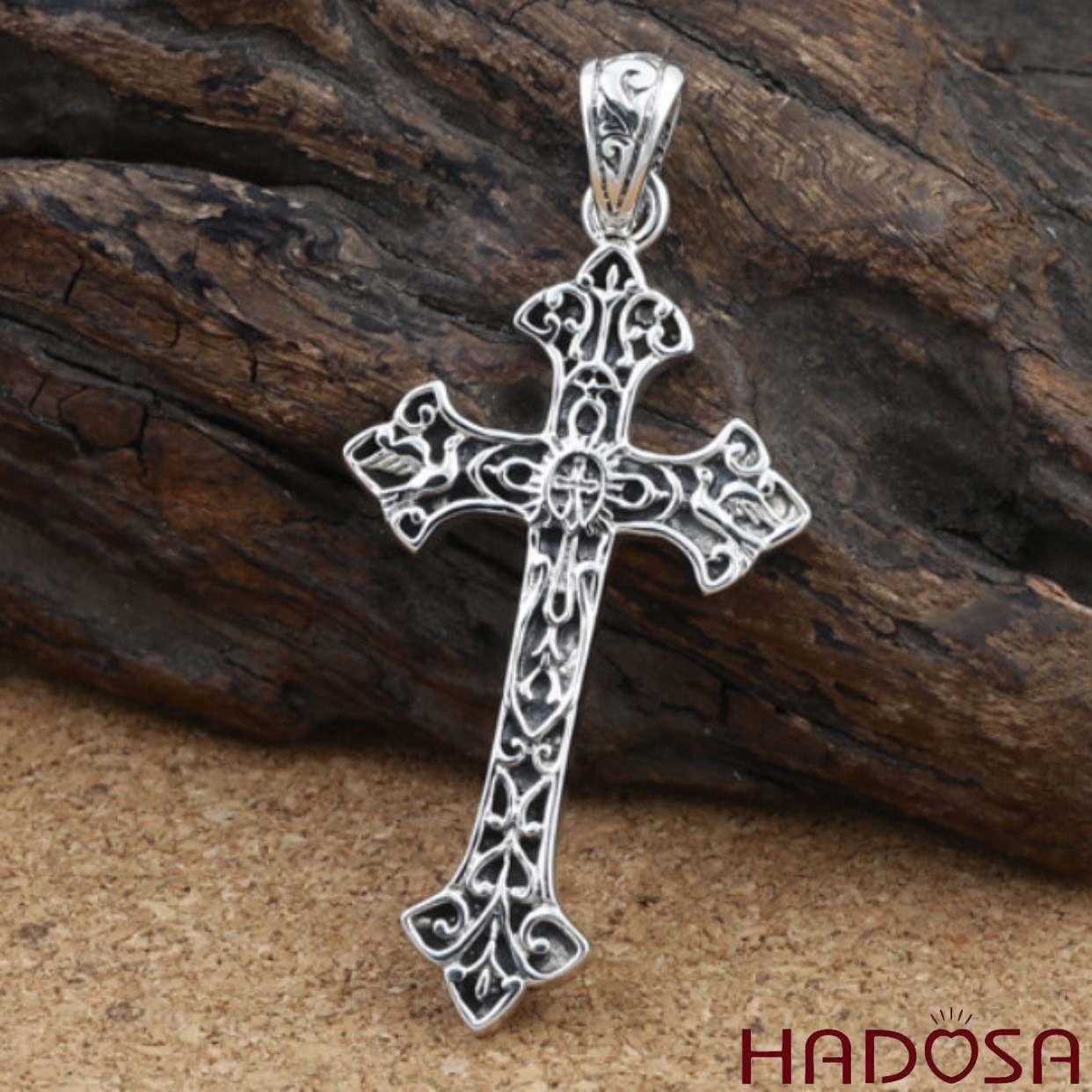 Mặt dây chuyền thánh giá bạc Thái