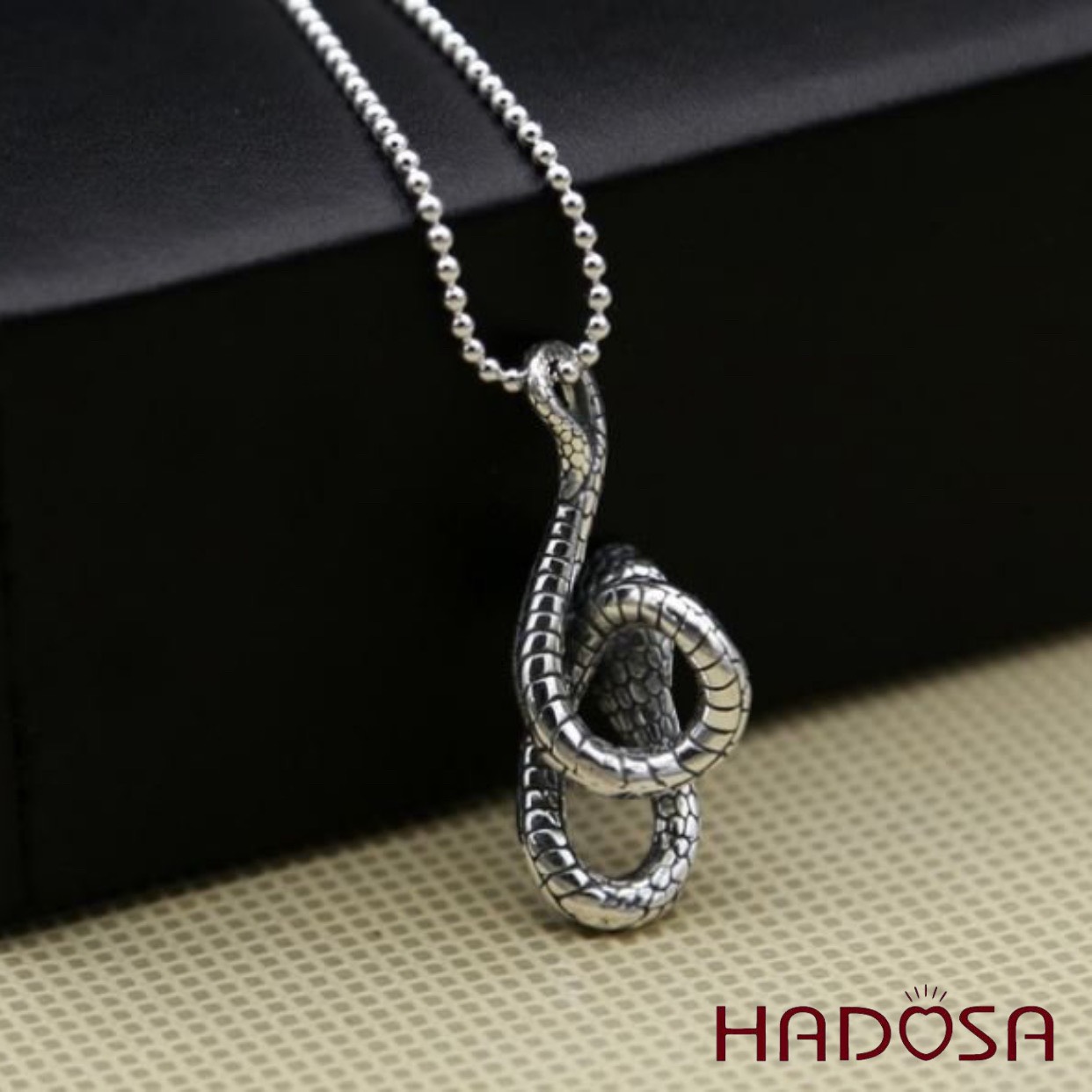 Mặt dây chuyền Rắn ngậm ngọc Bạc Thái