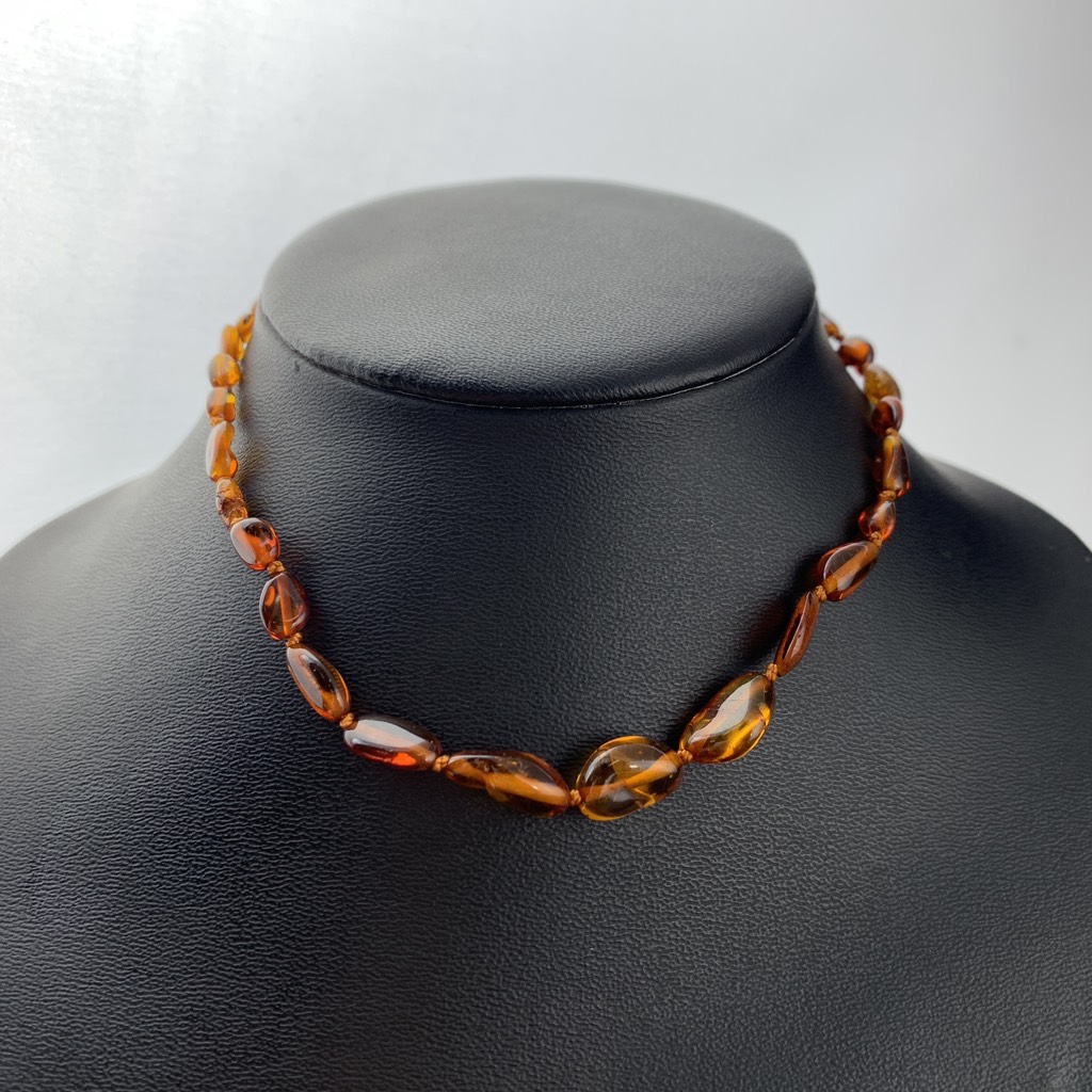 Vòng cổ Hổ phách Baltic đỏ cho em bé