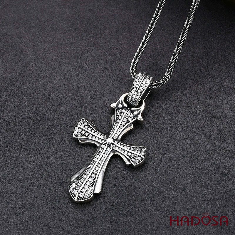 Mặt dây chuyền hình Thánh Giá Đính đá