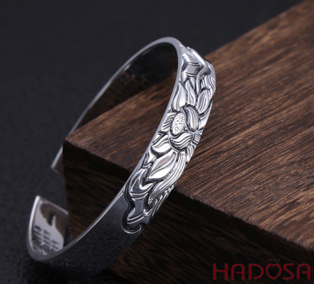 Vòng kiềng bạc hoa sen