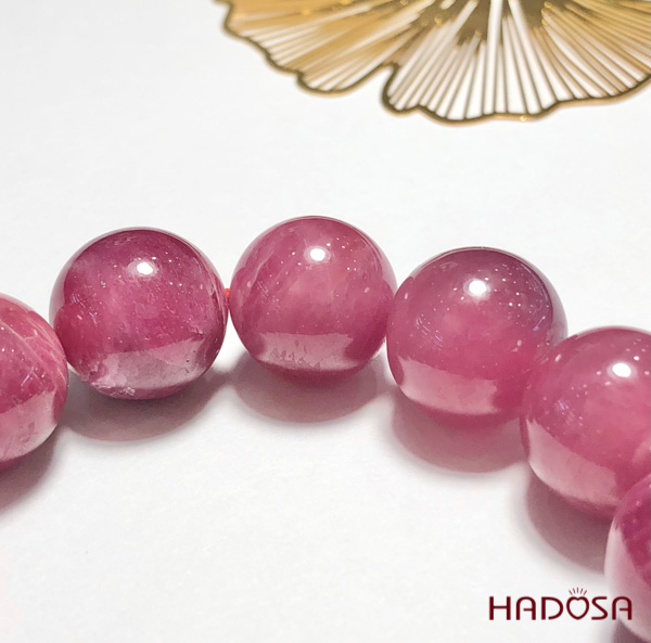 Vòng đá Ruby Thái hồng đậm trong 14mm