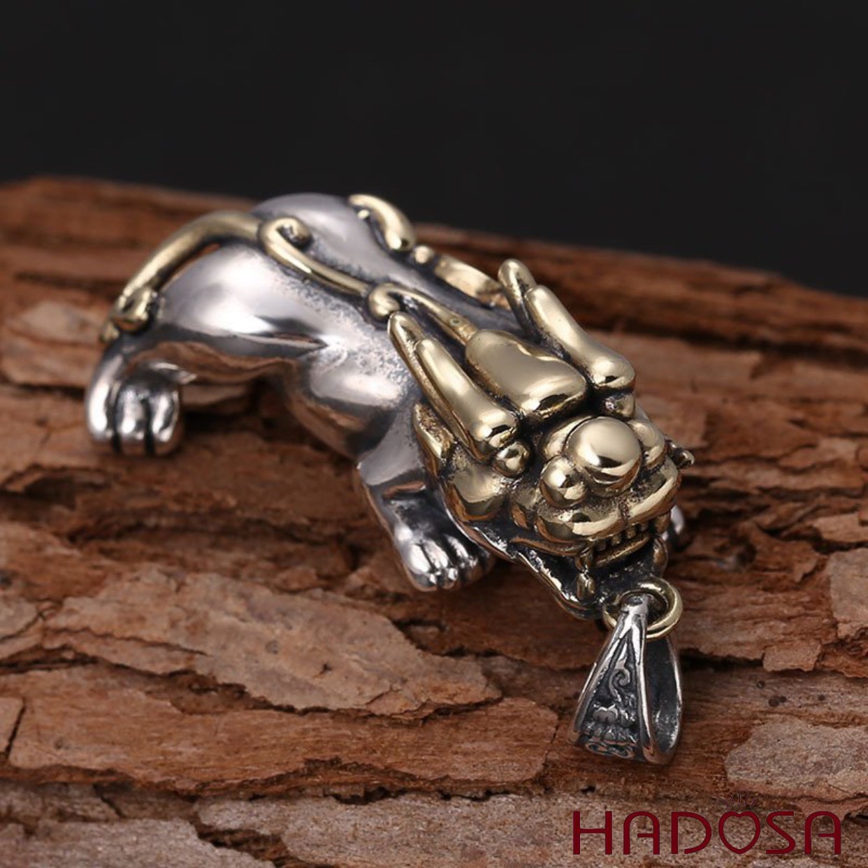 Mặt dây chuyền Tỳ Hưu bạc Thái