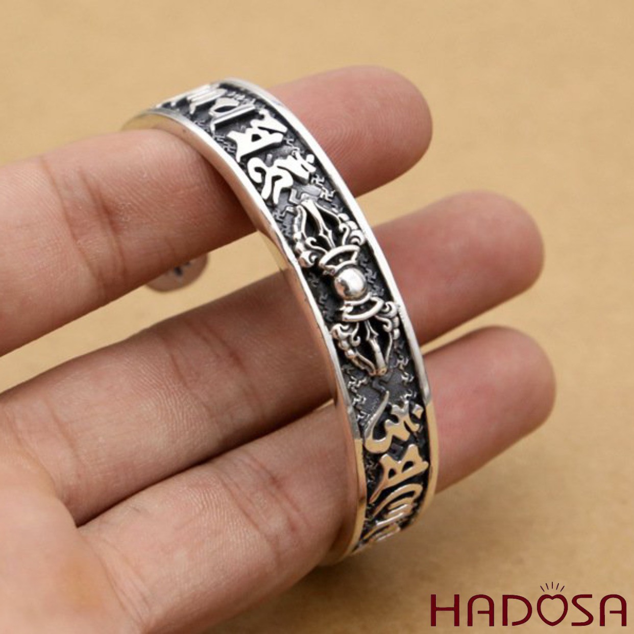 Vòng kiềng bạc Thái handmade