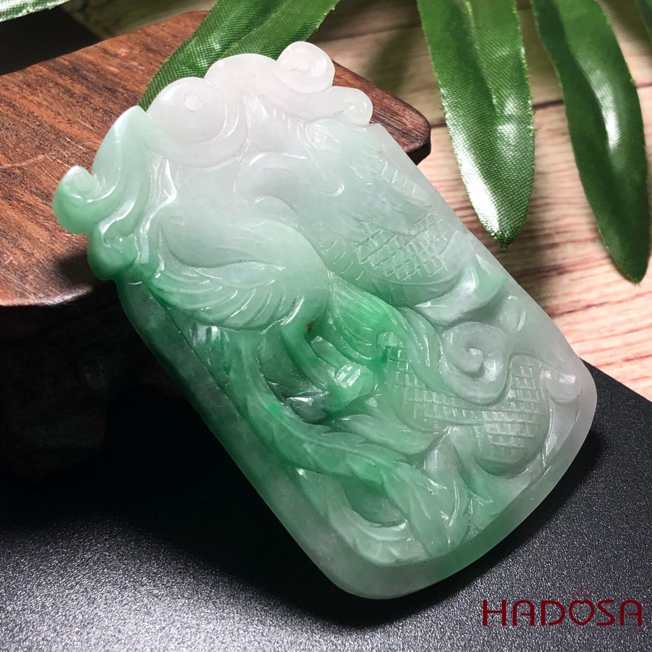 Tượng Cẩm Thạch Hình Rồng xanh lí trong 70x46mm