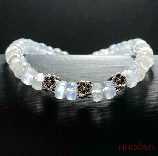 Vòng đá Mặt Trăng 6mm mix charm bạc 925