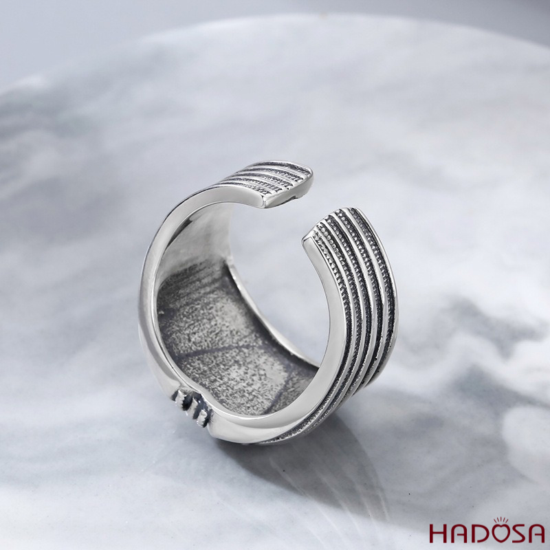 Nhẫn mặt trời đá đen