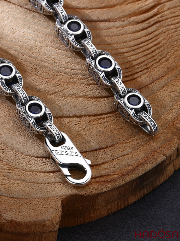 Vòng tay bạc nam gắn đá độc lạ