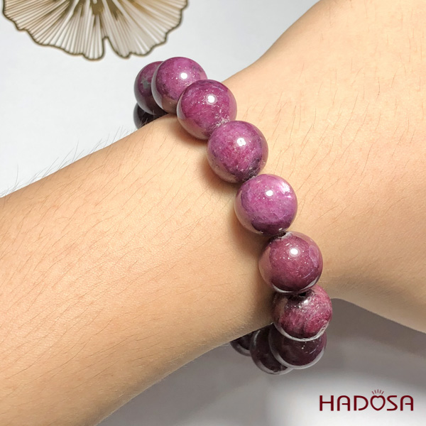 Vòng Ruby Nam Phi cao cấp hồng đậm 12mm