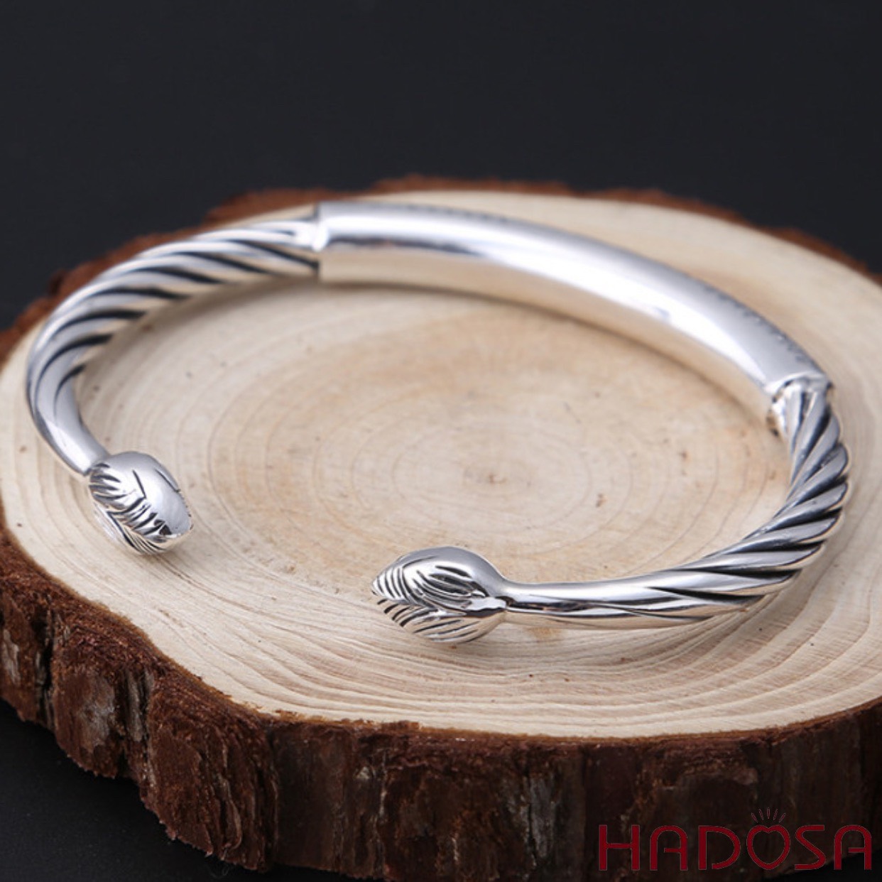 Vòng kiềng bạc đeo tay