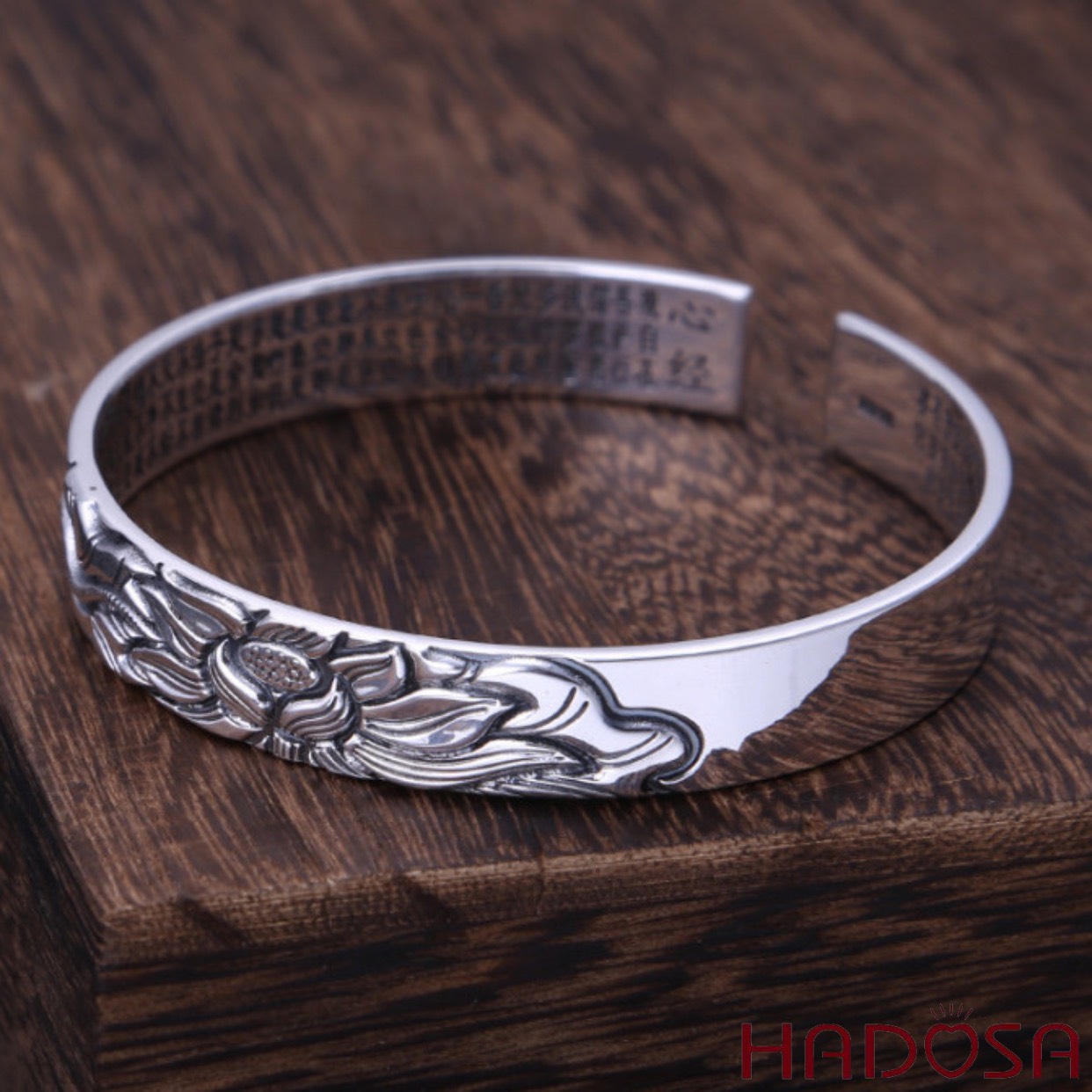 Vòng kiềng bạc hoa sen