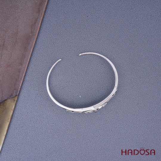 Vòng kiềng bạc Thái handmade