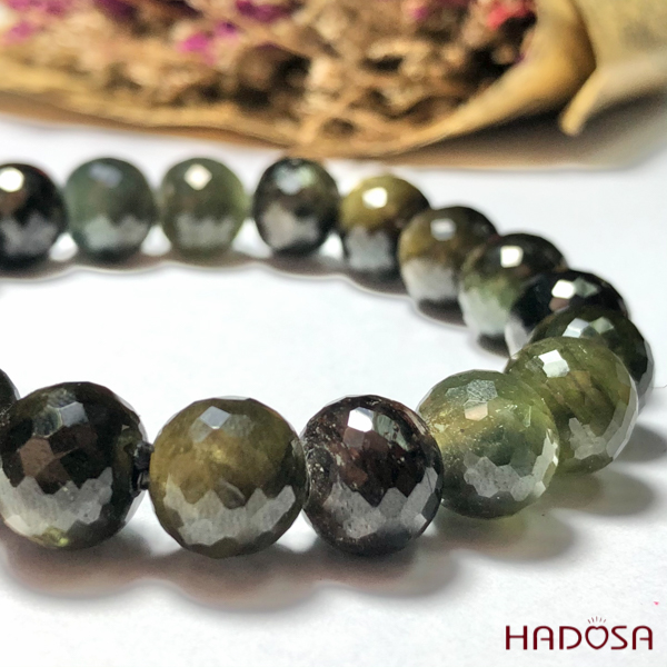 Vòng đá Sapphire cắt giác cao cấp 9mm chuẩn 5A