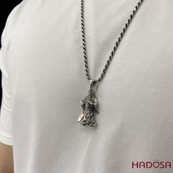 Mặt dây chuyền Quan Công bạc Thái