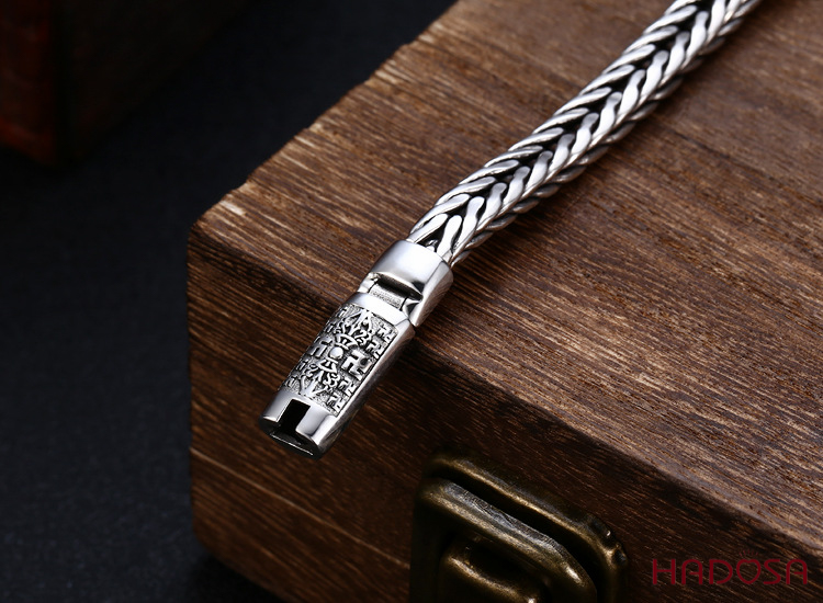 Vòng tay bạc đẹp Om mani padme hum