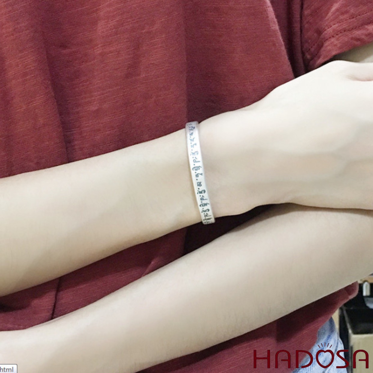 Vòng kiềng bạc đeo tay