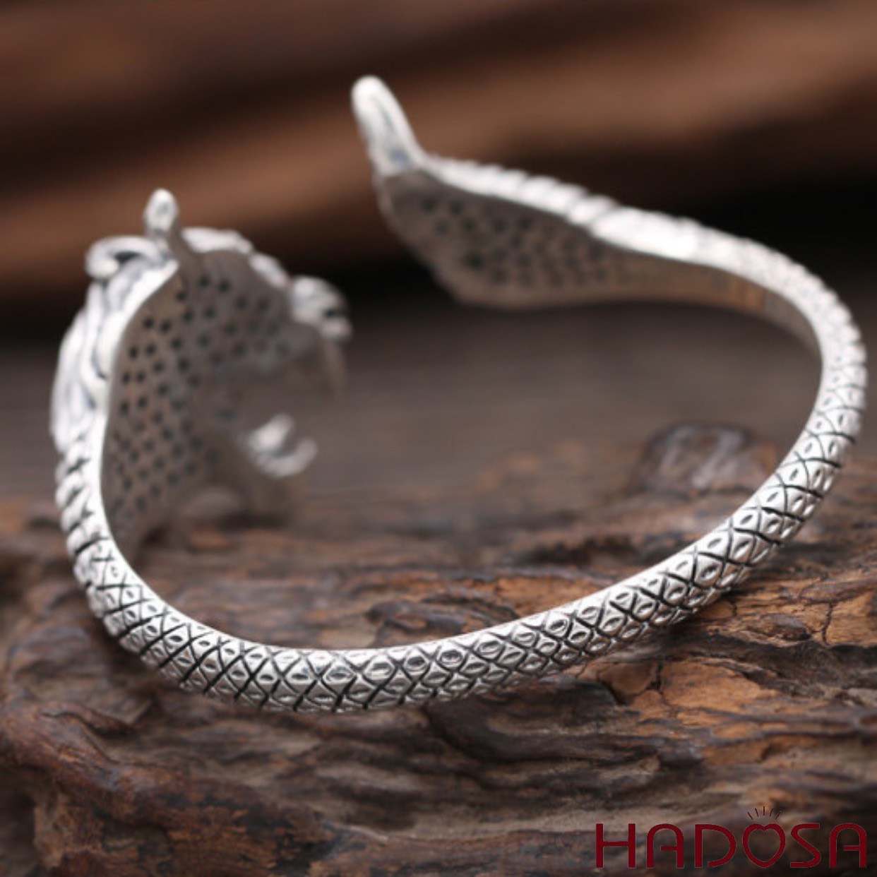 Vòng bạc Thái chạm Rồng