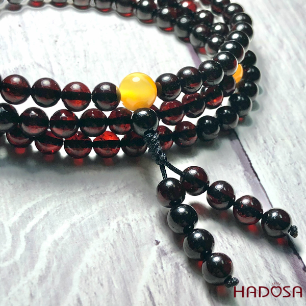 Chuỗi hổ phách 108 hạt baltic huyết đen 8mm cao cấp