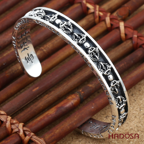 Vòng kiềng bạc Thái handmade