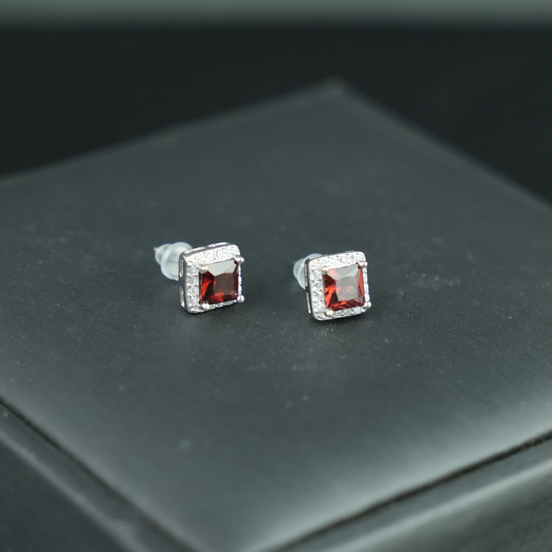 Bông tai garnet 5mm bạc 925