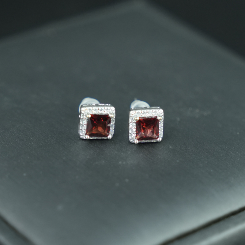 Bông tai garnet 5mm bạc 925