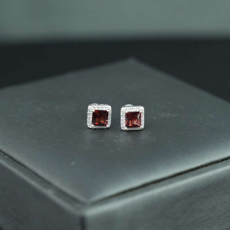 Bông tai garnet 5mm bạc 925