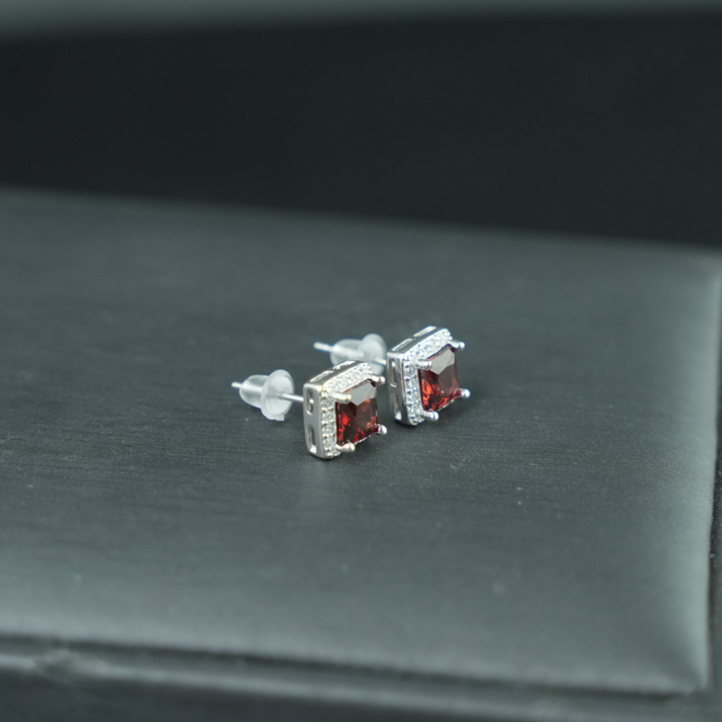 Bông tai garnet 5mm bạc 925