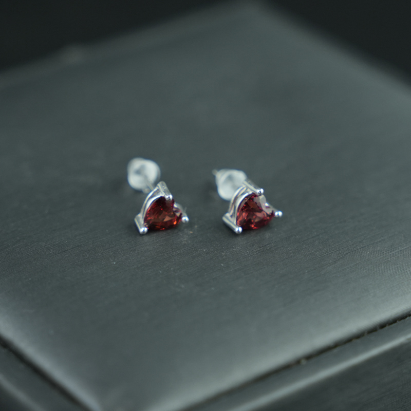 Bông tai garnet 5mm bạc 925