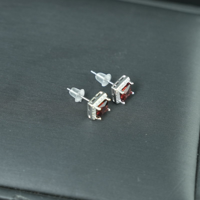 Bông tai garnet 5mm bạc 925