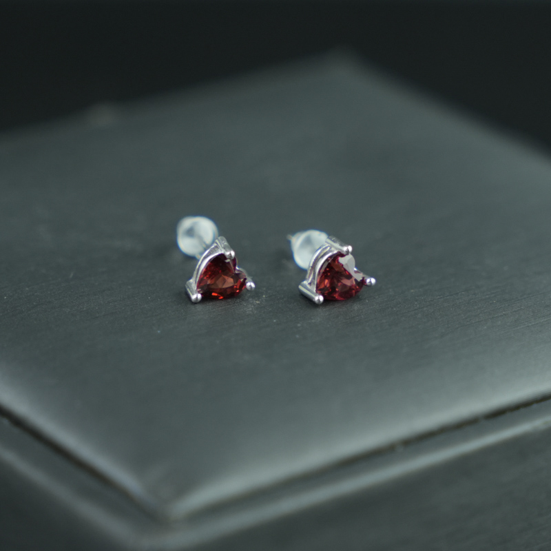 Bông tai garnet 5mm bạc 925