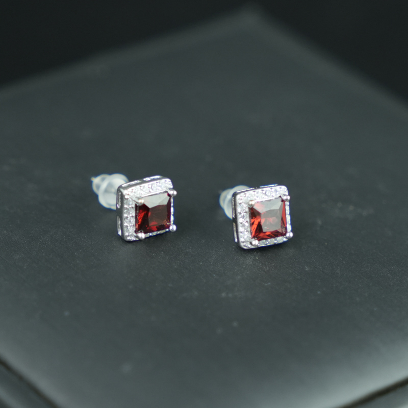 Bông tai garnet 5mm bạc 925