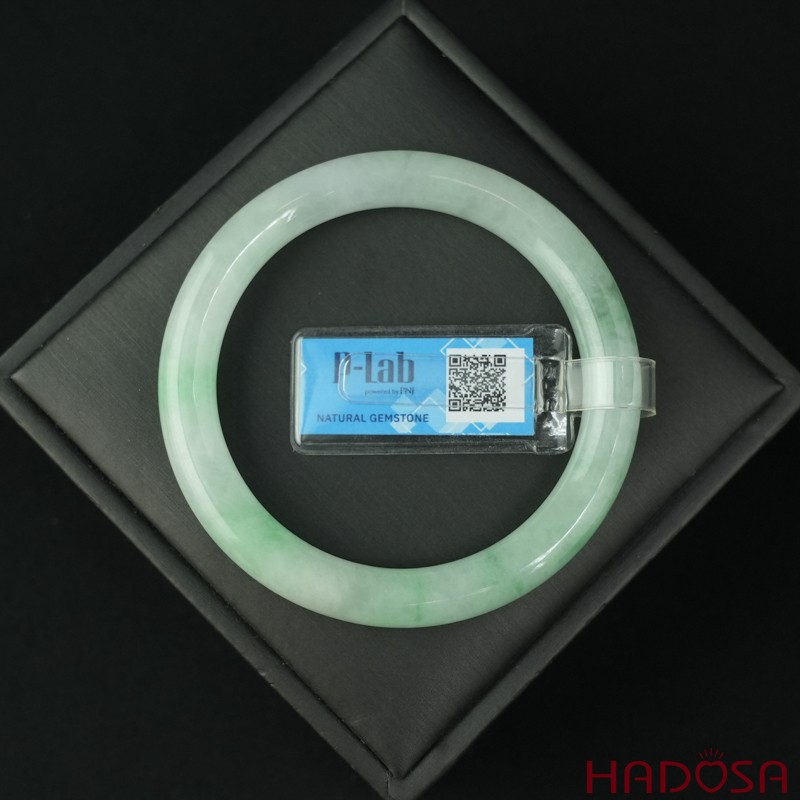 Vòng Ngọc Cẩm Thạch bản tròn xanh trong vân đậu ni 53