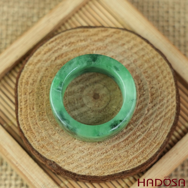 Nhẫn Cẩm thạch Càn Long bản vuông xanh vân ni 27