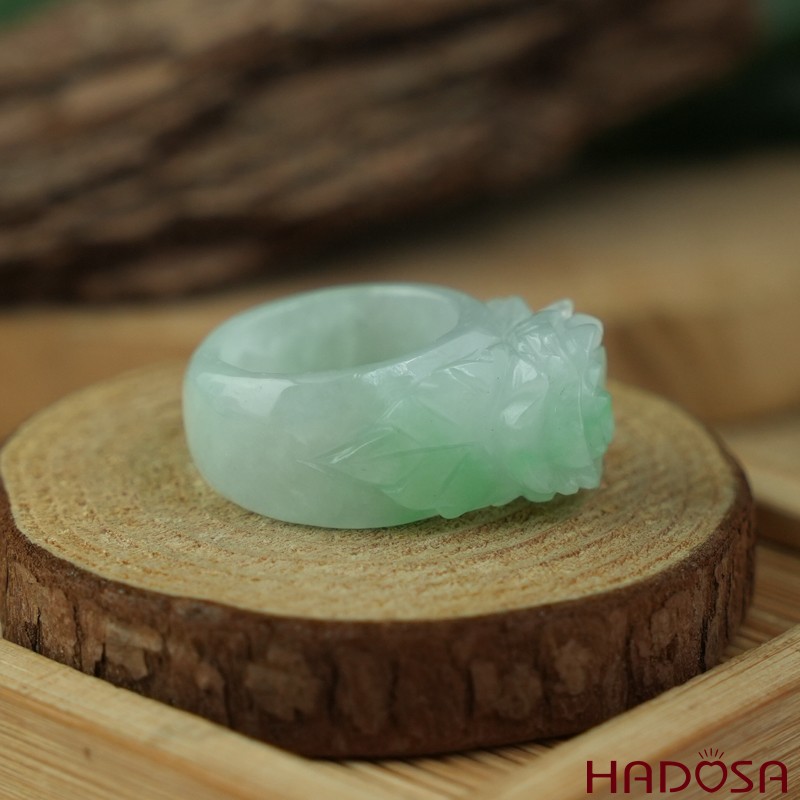 Nhẫn Cẩm thạch trắng lí chạm hoa hồng ni 16