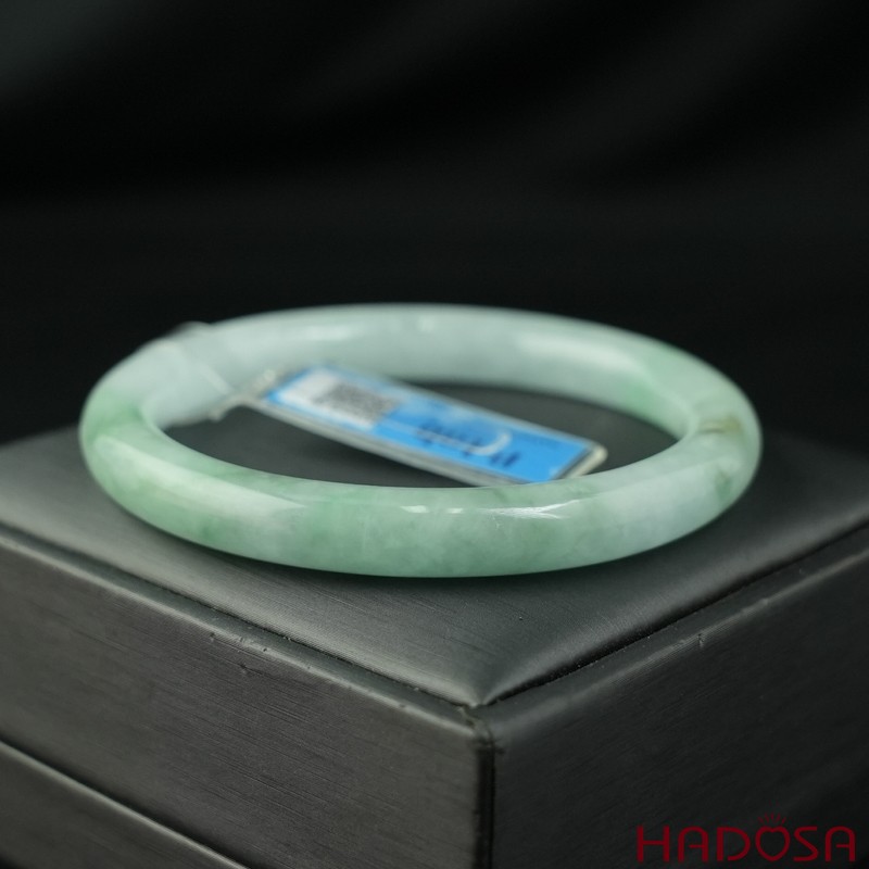 Vòng Ngọc Cẩm Thạch bản tròn xanh trong vân đậu ni 57