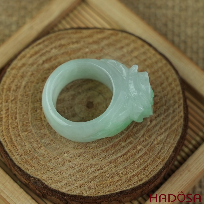 Nhẫn Cẩm thạch trắng lí chạm hoa hồng ni 16