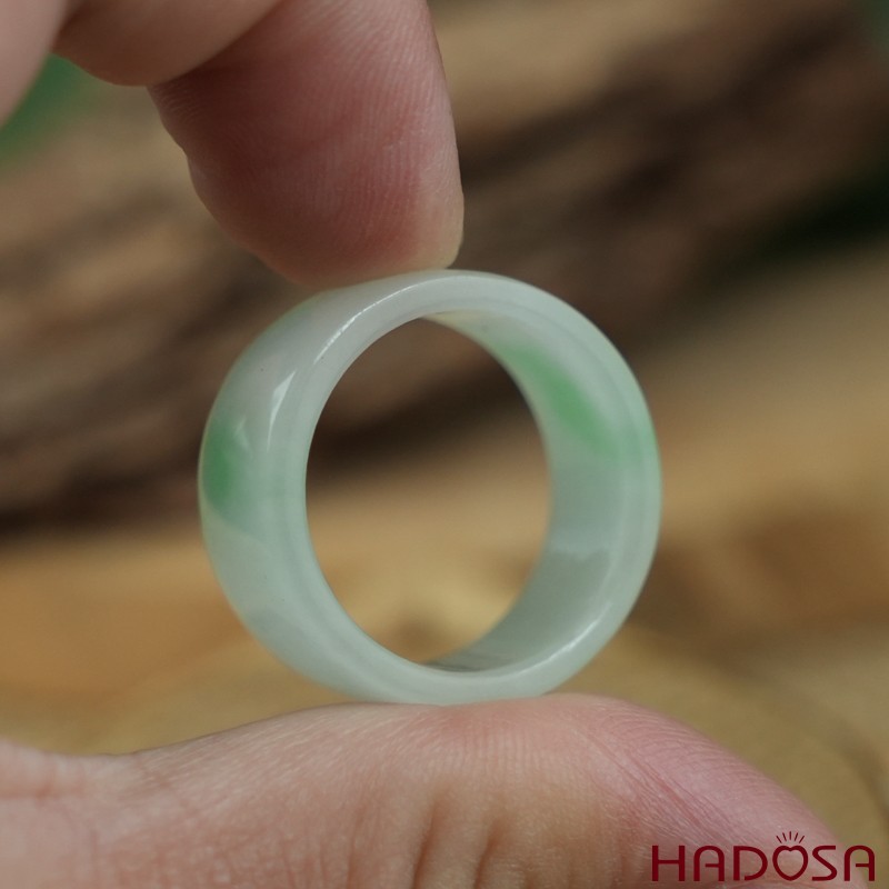 Nhẫn Cẩm thạch trắng điểm xanh lý bản vuông ni 21 | HADOSA