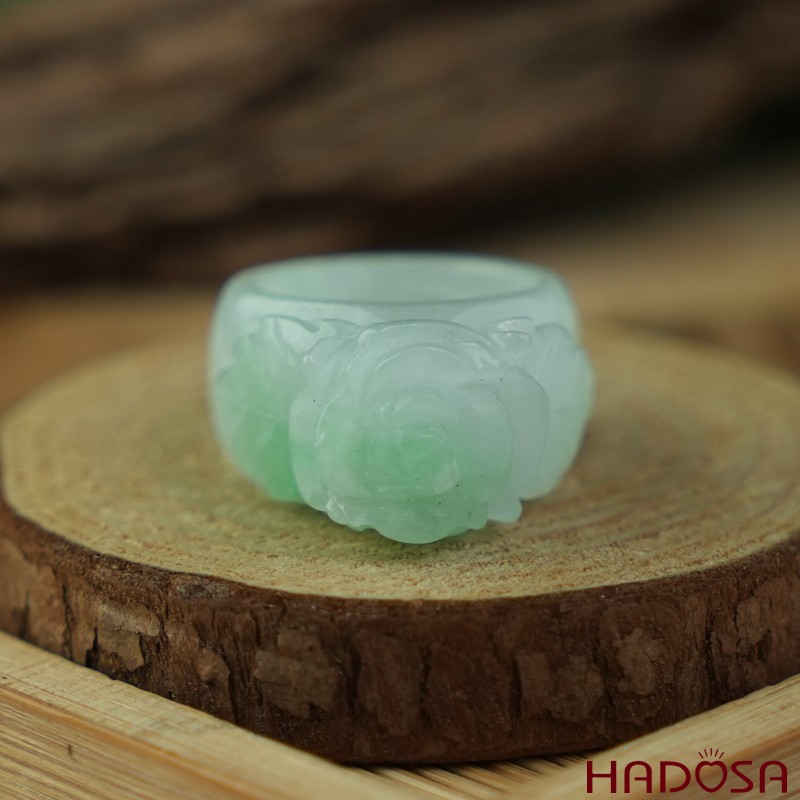Nhẫn Cẩm thạch trắng lí chạm hoa hồng ni 16
