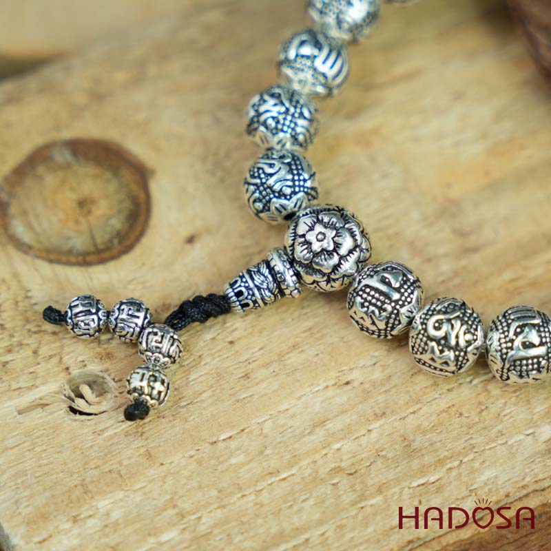Vòng hạt bạc Thái Om Mani Padme Hum 8mm
