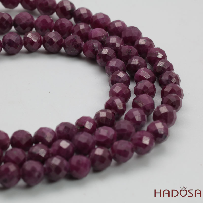 Chuỗi quấn tay đá Ruby Nam Phi mài giác 5mm