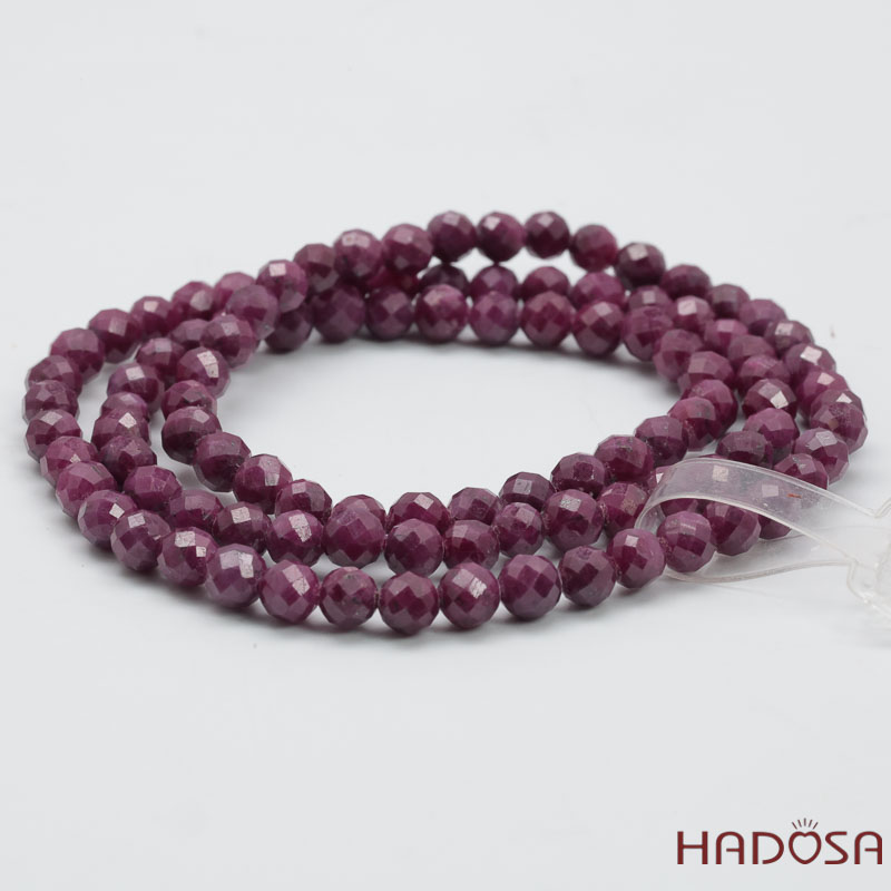 Chuỗi quấn tay đá Ruby Nam Phi mài giác 5mm