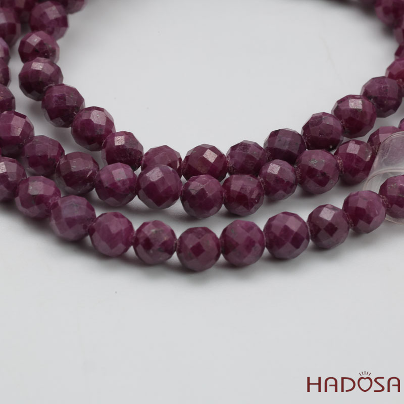 Chuỗi quấn tay đá Ruby Nam Phi mài giác 5mm